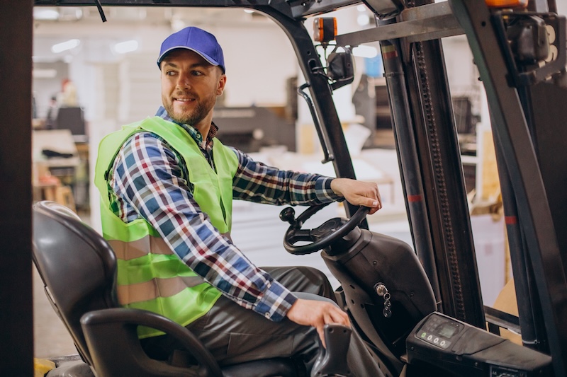 Man som kör truck
