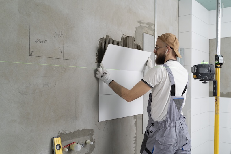 En renovering av stammar i badrum